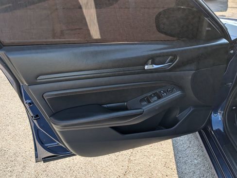 Used 2020 Nissan Altima 2.5 SR FWD image 11