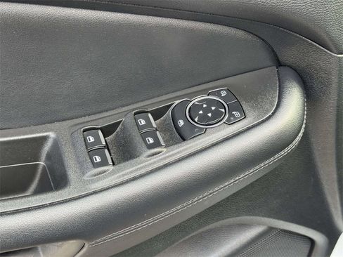 Used 2024 Ford Edge SEL image 17