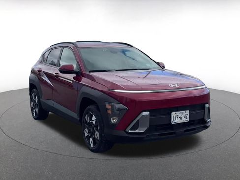 Used 2025 Hyundai Kona SEL image 3