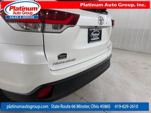 Used 2019 Toyota Highlander SE AWD/4WD image 11