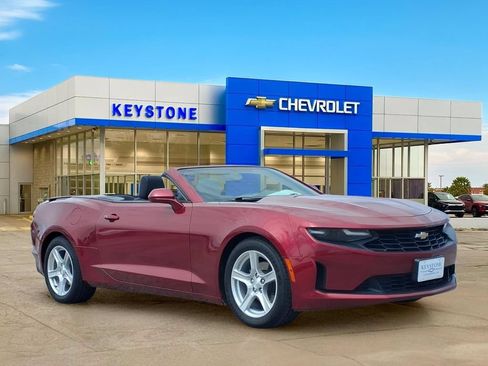 Used 2023 Chevrolet Camaro LT RWD image 7