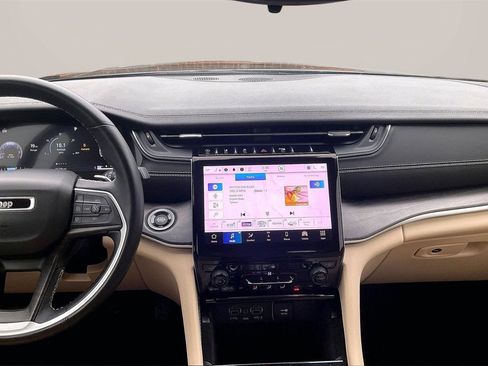 Certified 2022 Jeep Grand Cherokee Limited image 13