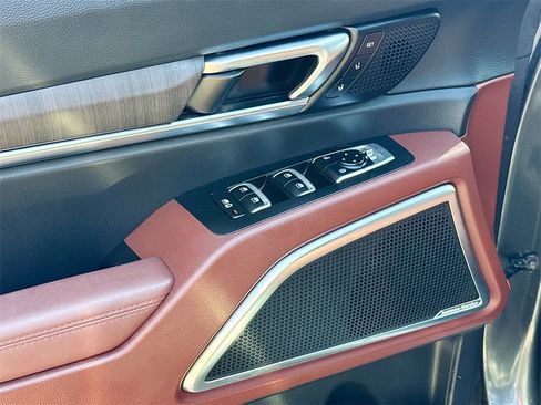 Used 2024 Kia Telluride SX Prestige image 18