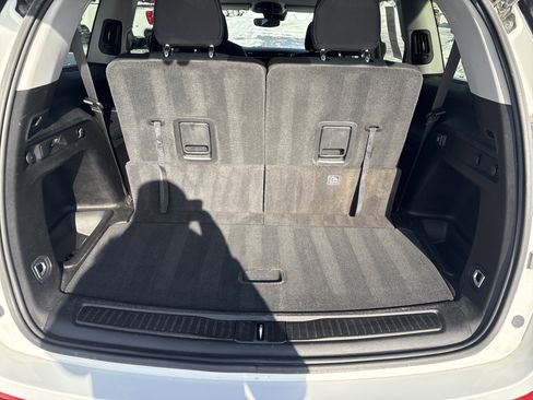 Used 2023 Jeep Grand Cherokee L Laredo image 5