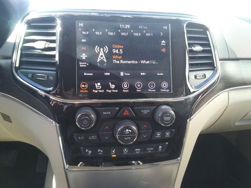 Used 2020 Jeep Grand Cherokee Overland image 24