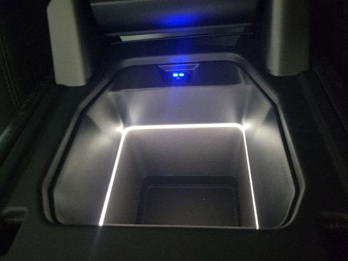 New 2026 Land Rover Defender 110 image 34