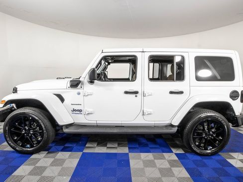 Used 2022 Jeep Wrangler Unlimited Sahara image 8