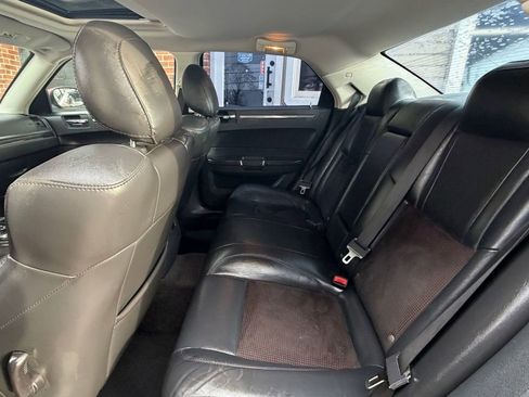 Used 2010 Chrysler 300 S image 10