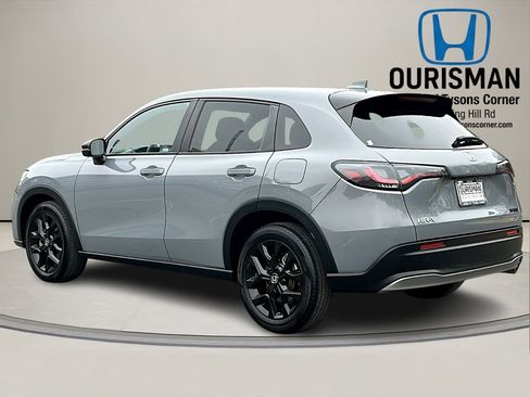 Used 2023 Honda HR-V Sport image 3