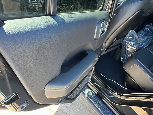 New 2026 Jeep Gladiator Sport image 18