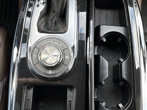 Used 2020 Nissan Armada Platinum w/ Platinum Reserve Package image 32