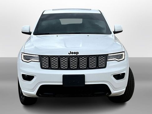 Used 2021 Jeep Grand Cherokee Laredo X image 3