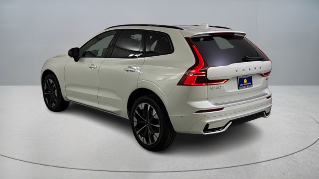 Used 2026 Volvo XC60 B5 Plus w/ Protection Package Premier AWD/4WD image 5