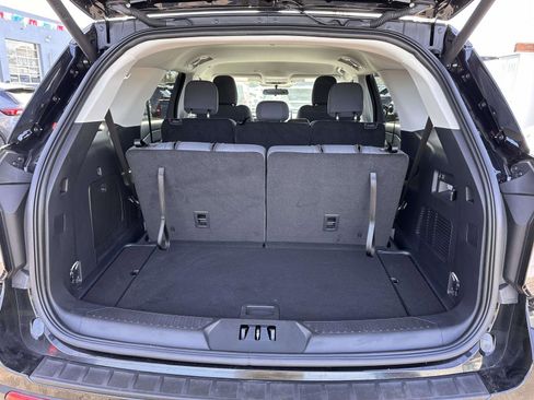 Used 2025 Ford Explorer Active image 8