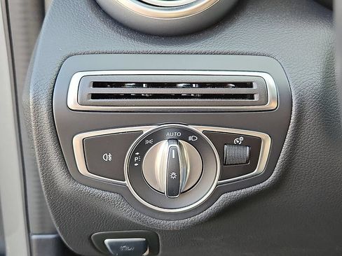 Used 2020 Mercedes-Benz C 300 4MATIC Sedan image 24