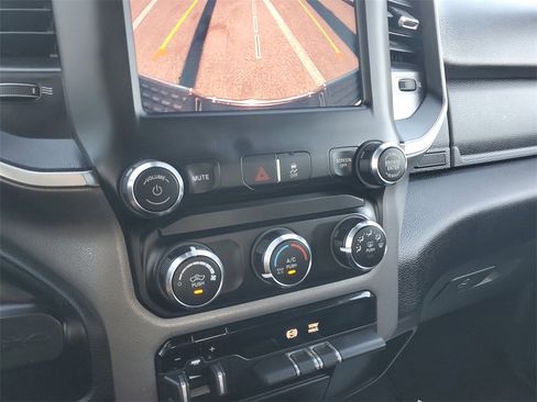 Used 2024 RAM 3500 Big Horn image 27