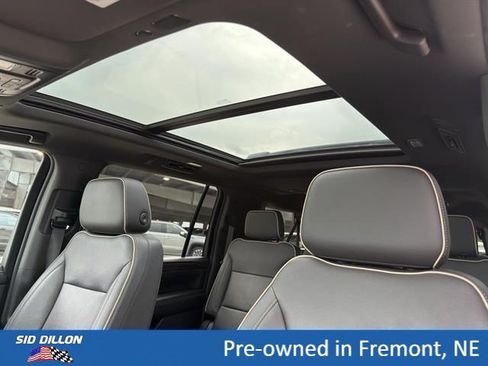 Used 2021 Chevrolet Suburban Premier w/ Premium Package AWD/4WD image 19