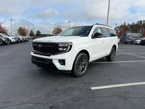 New 2025 Ford Expedition Platinum w/ Stealth Performance Package image 3