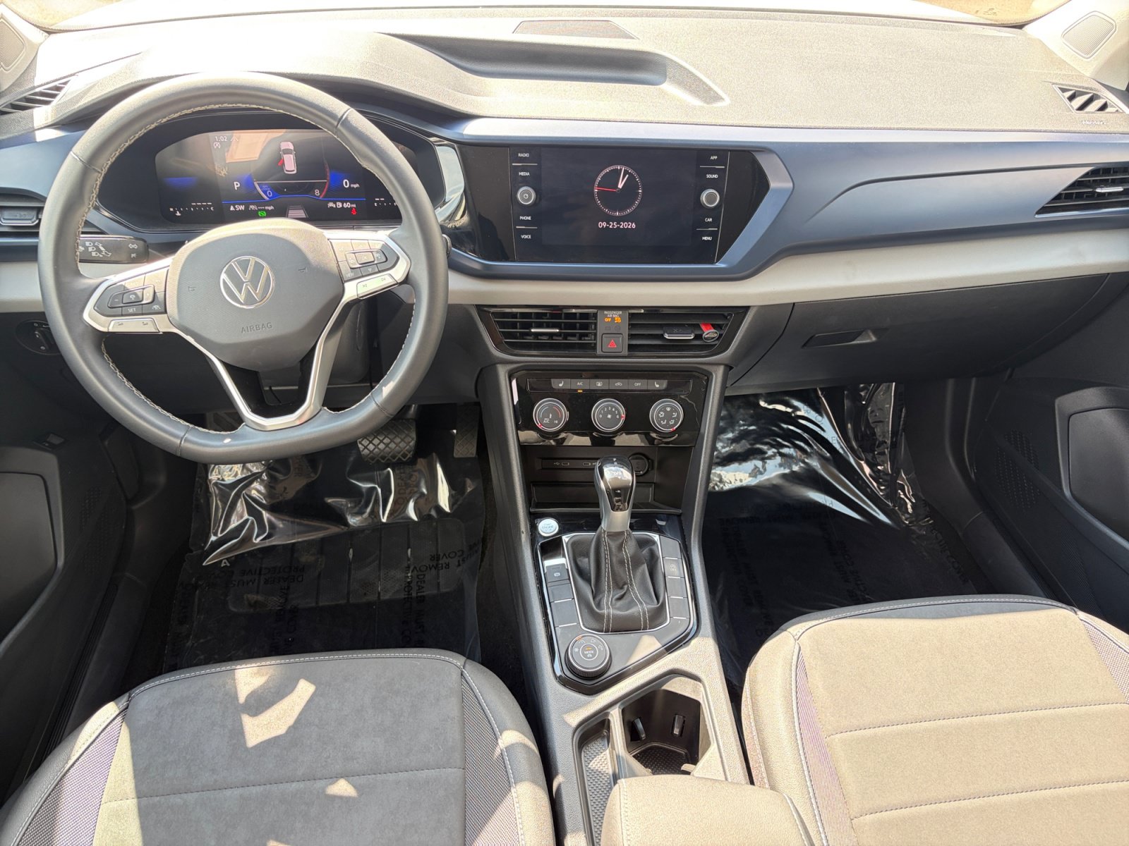 Used 2023 Volkswagen Taos SE AWD/4WD image 17