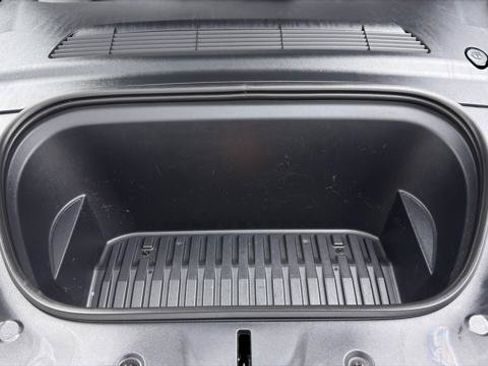 Used 2024 Tesla Model Y Long Range RWD image 41