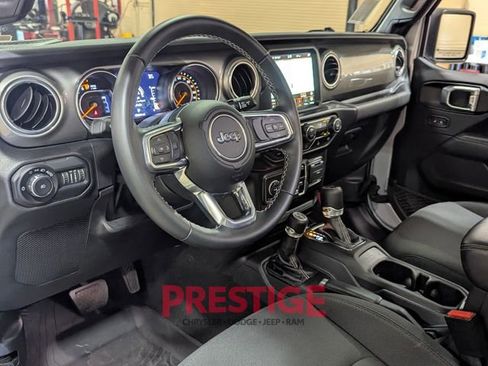 Used 2022 Jeep Wrangler Unlimited Sahara image 14