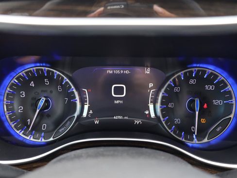 Used 2022 Chrysler Pacifica Limited FWD image 10