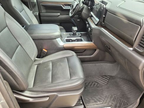 Used 2023 Chevrolet Silverado 1500 RST image 12