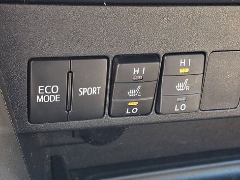 Used 2015 Toyota RAV4 Limited w/ Technology Package AWD/4WD image 24