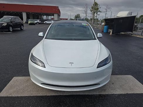 Used 2025 Tesla Model 3 RWD image 2