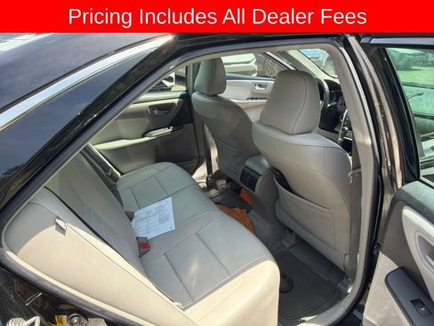 Used 2017 Toyota Camry XLE w/ Moonroof Package FWD image 9