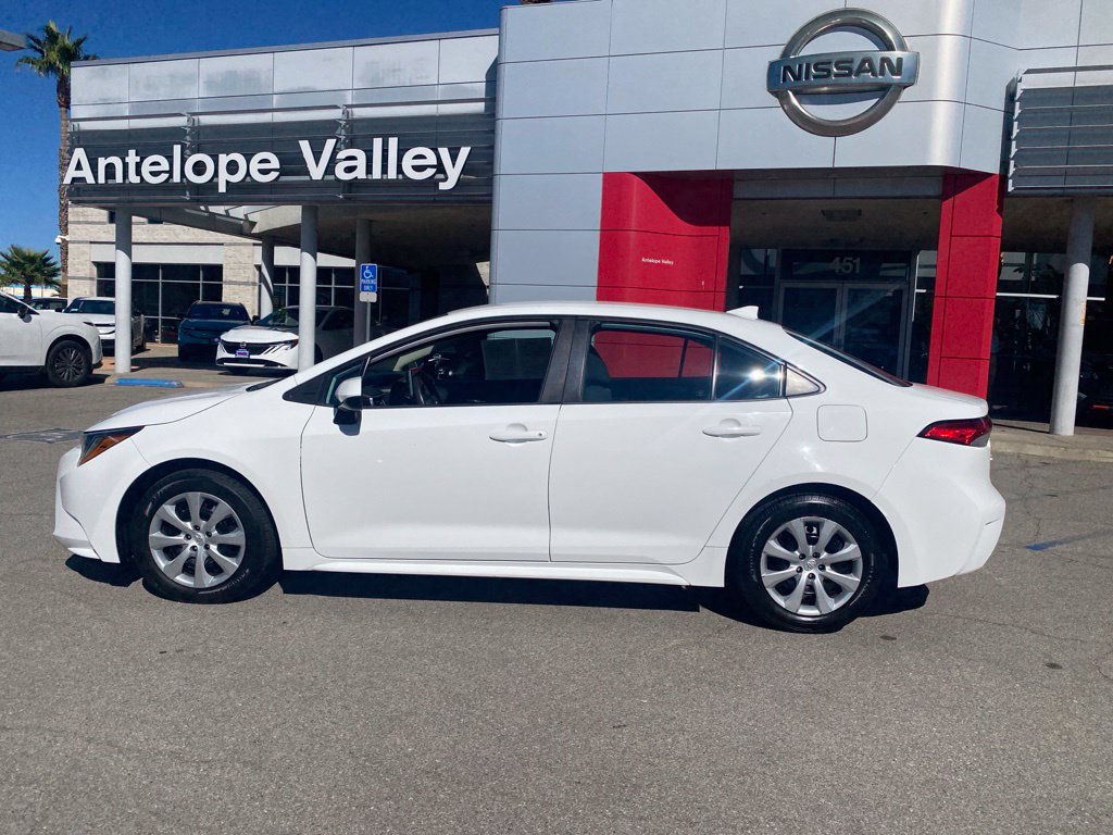 Used 2021 Toyota Corolla LE FWD image 4