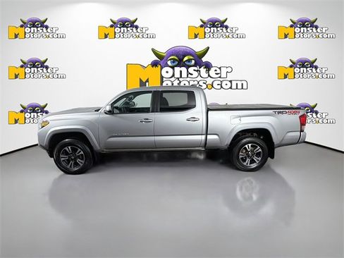 Used 2017 Toyota Tacoma SR5 image 8
