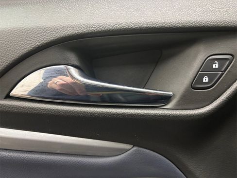 Used 2023 Chevrolet Bolt EUV LT w/ Convenience Package image 12