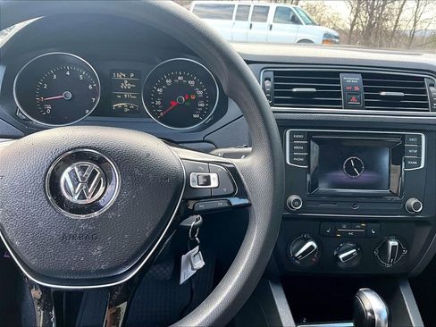 Used 2018 Volkswagen Jetta S w/ Cold Weather Package image 17