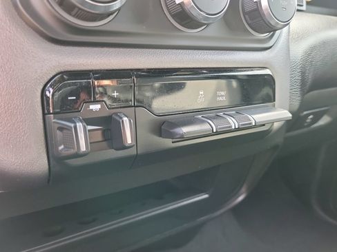 Used 2024 RAM 2500 Big Horn AWD/4WD image 29