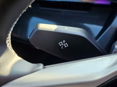 Used 2025 BMW i5 xDrive40 image 34