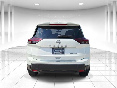 Used 2024 Nissan Rogue SV AWD/4WD image 4