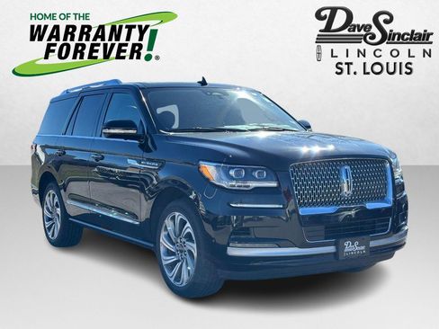 Used 2022 Lincoln Navigator Reserve image 1