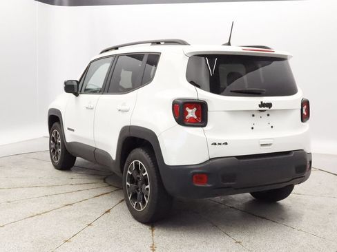 Certified 2023 Jeep Renegade Latitude w/ Sun/Sound Group AWD/4WD image 3