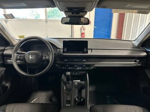 Certified 2025 Honda Accord SE image 17