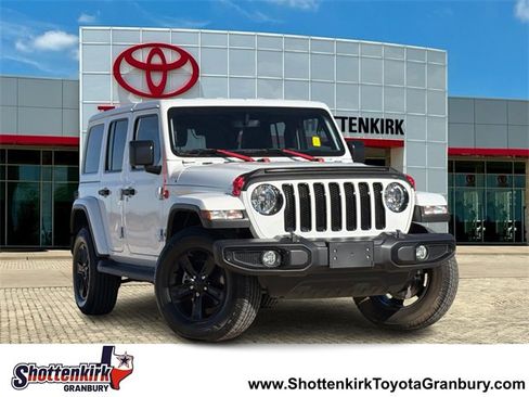 Used 2022 Jeep Wrangler Unlimited Sahara image 1