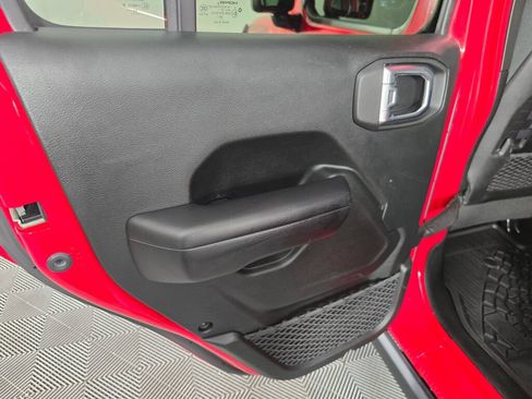 Used 2021 Jeep Wrangler Unlimited Rubicon AWD/4WD image 35