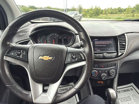 Used 2020 Chevrolet Trax LT w/ Driver Confidence Package AWD/4WD image 27