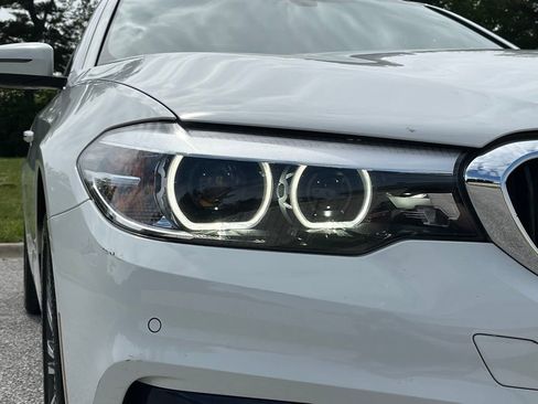 Used 2018 BMW 530i xDrive AWD/4WD image 10