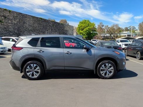 Certified 2022 Nissan Rogue SV image 6