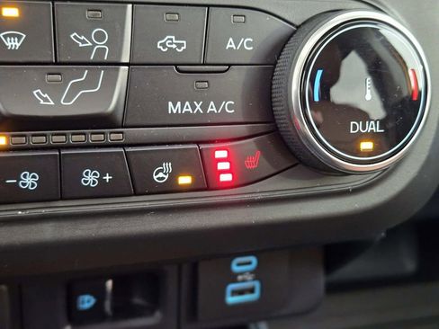 Used 2023 Ford Maverick Lariat w/ Lariat Luxury Package image 32