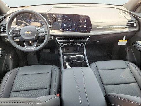 New 2025 Chevrolet Traverse LT w/ Driver Confidence Package image 12