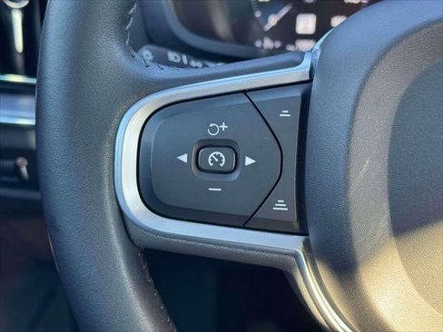 Used 2019 Volvo S60 T6 Momentum w/ Multimedia Package image 22