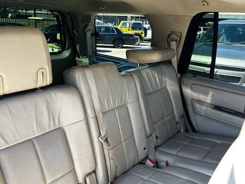 Used 2012 Lincoln Navigator 2WD image 30