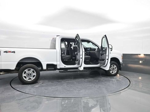 Used 2025 Ford F250 XLT image 43